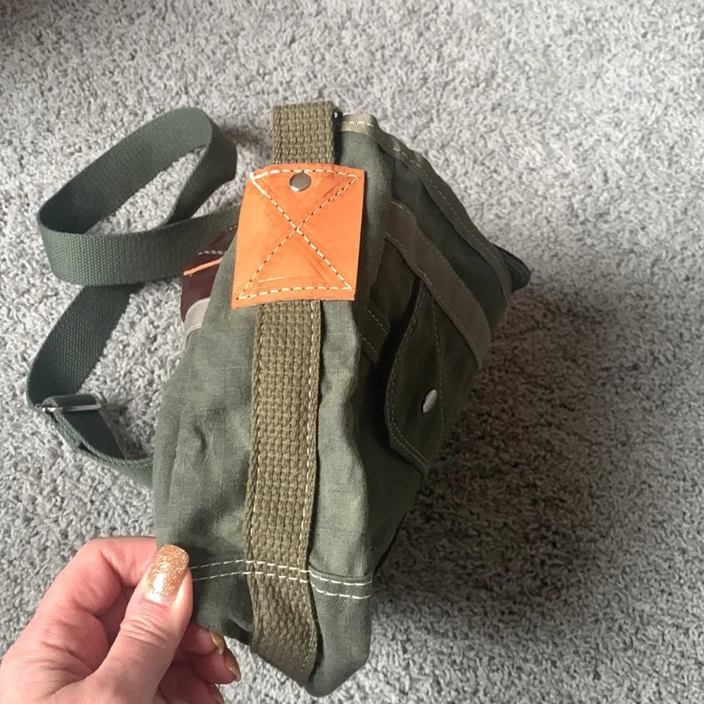 Alex M. Lynch Messenger Crossbody